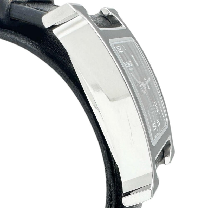 【HERMES/エルメス】 HH1.221 Hウォッチ　黒ラッカー　保証書/ギャラ/箱付き 腕時計 ステンレススチール/レザー クオーツ 2021年製 ブラック文字盤/ブラックレザーベルト レディース
【中古】【真子質店】【GD】




【IIII】