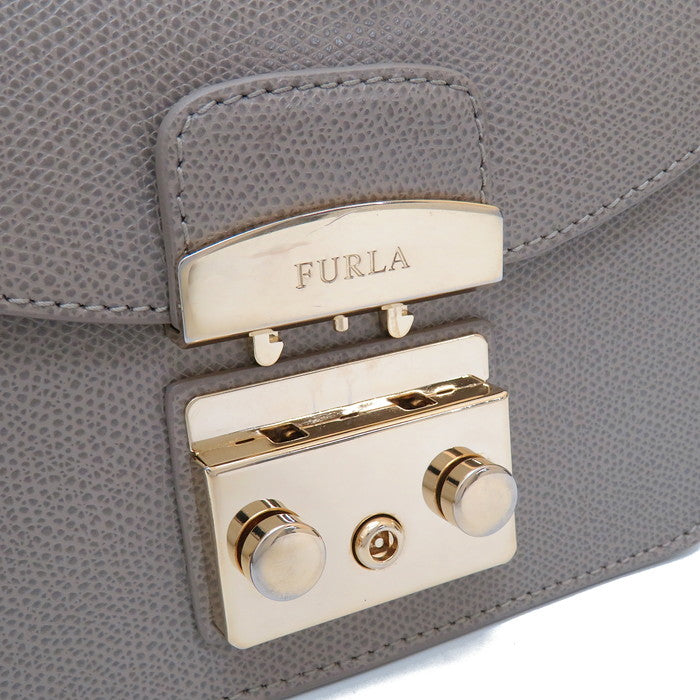 Furla/フルラ】 メトロポリス ミニクロスボディ ショルダーバッグ レザー グレージュ レディース【中古】【真子質店】 【KI】 – 真子質店  PawnShopMAKO