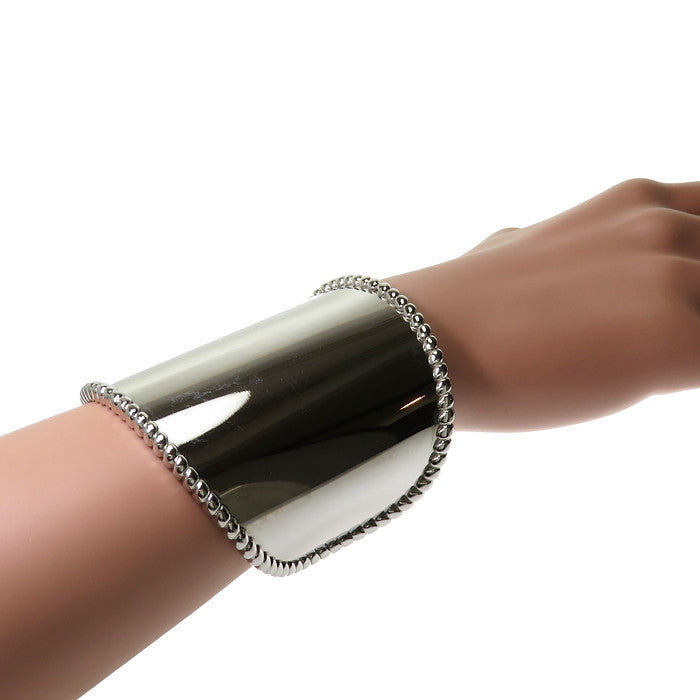 【LOEWE/ロエベ】 幅広 バングル メタル 107.6g 112.19.013 ユニセックス
【中古】【真子質店】【GN】




【Ixx】