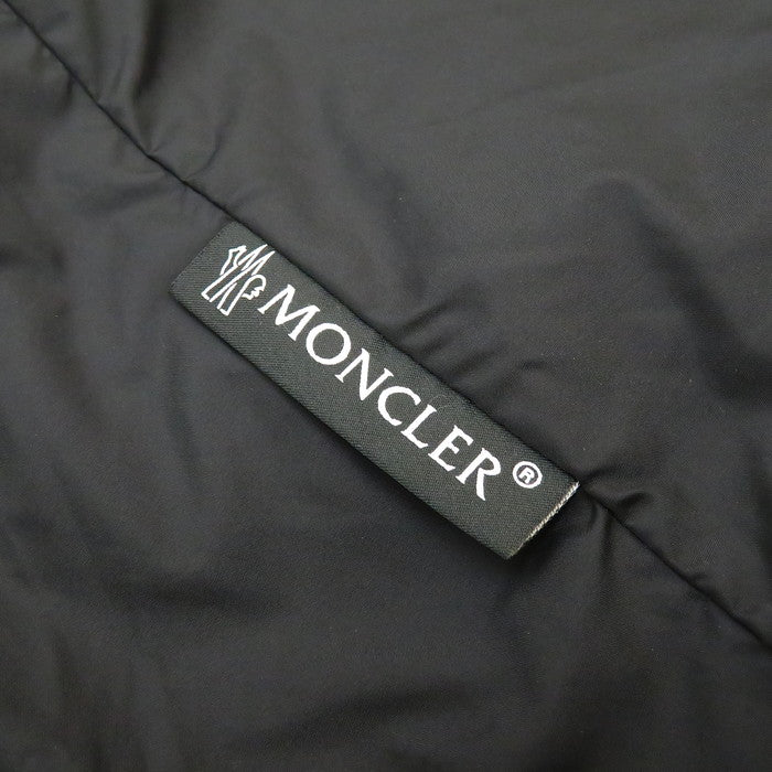 MONCLER/モンクレール】 C-ZIND-19-131 CHARENTE バックロゴプリント 
