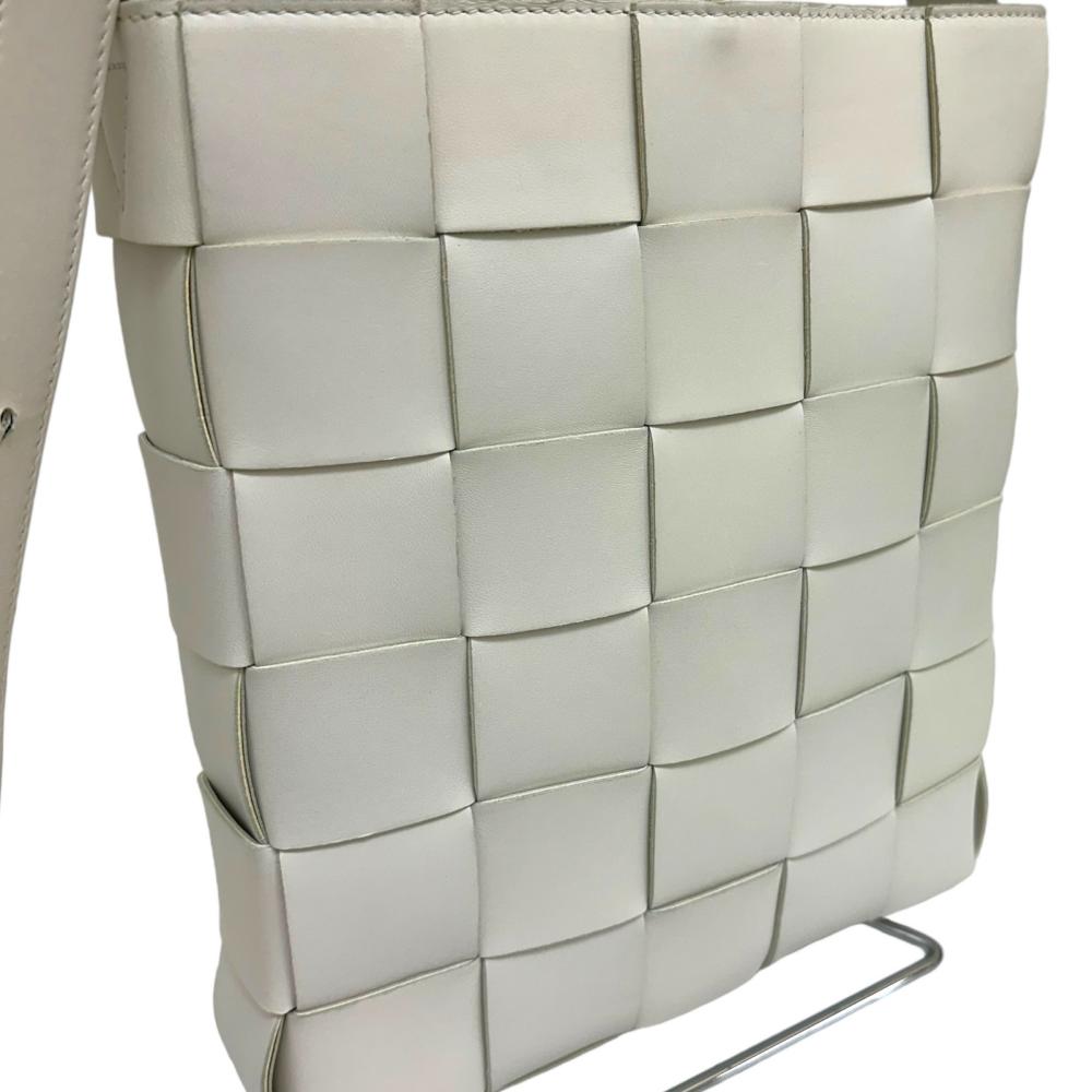 BOTTEGAVENETA/ボッテガヴェネタ】 カセット マキシイントレチャート