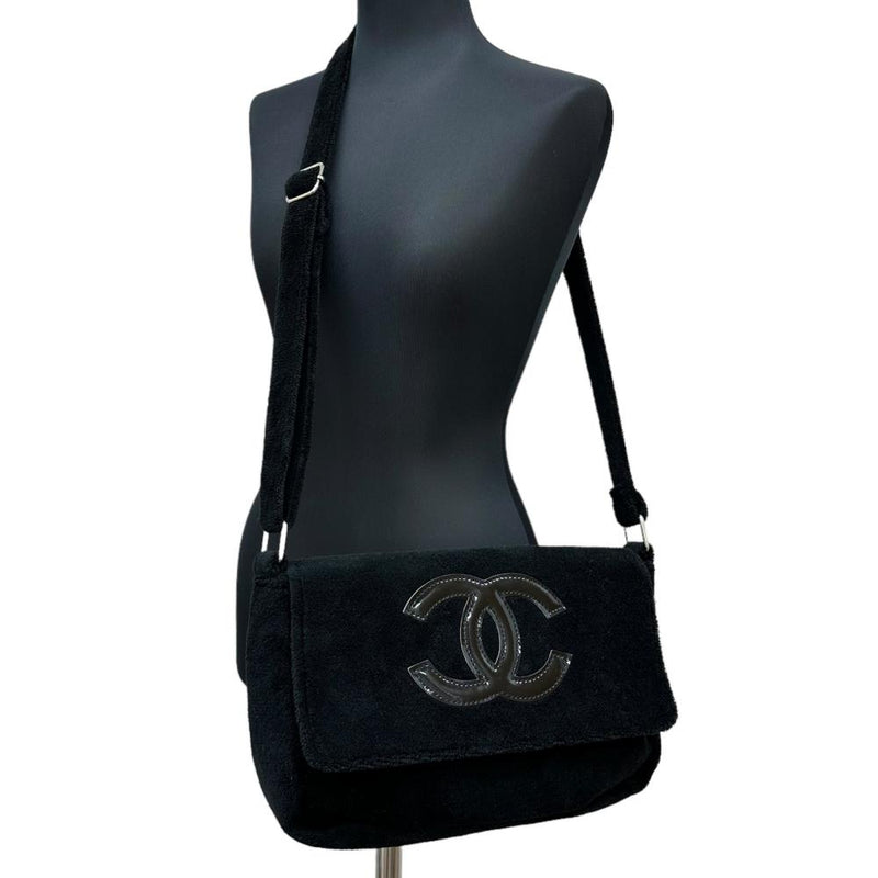 【CHANEL/シャネル】 ココマーク ショルダーバッグ/アクリル繊維 ブラック レディース【中古】【真子質店】【GD】




【TSK】