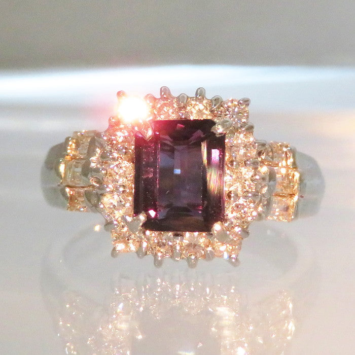 最終特価品 9号 変色効果 カラーチェンジサファイア 1.41ct