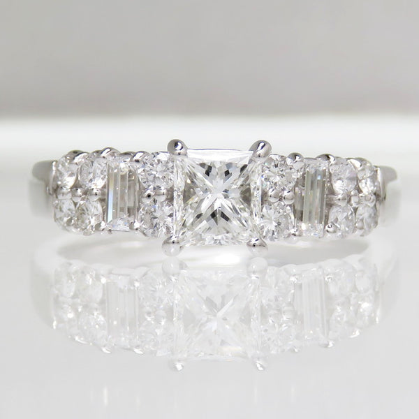 12号 中央ダイヤモンド(推定J-SIクラス)  0.530ct ダイヤモンド 計0.50ct リング・指輪 Pt900プラチナ 5.6g レディース
【中古】【真子質店】




【KKx】
