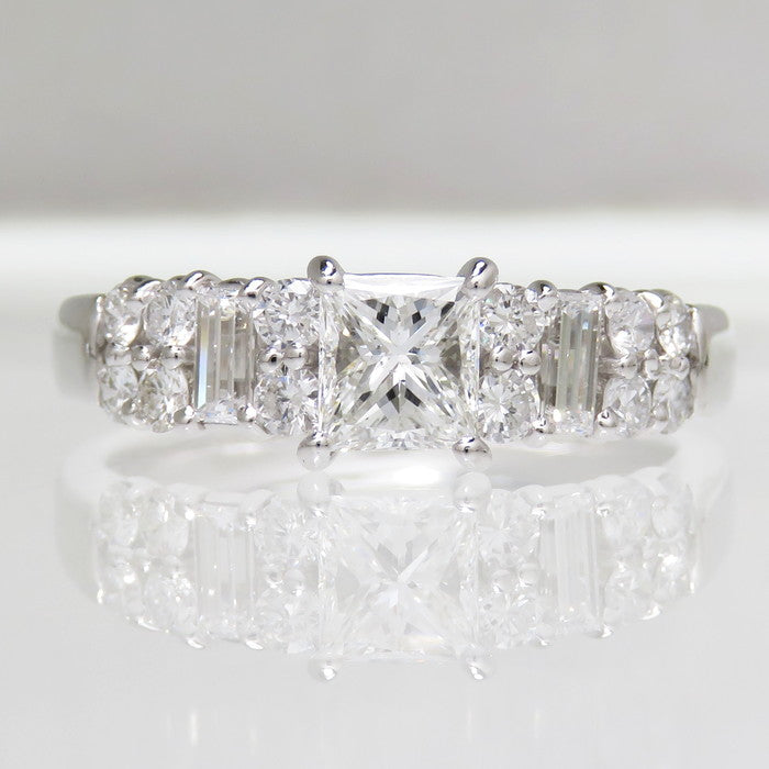 12号 中央ダイヤモンド(推定J-SIクラス)  0.530ct ダイヤモンド 計0.50ct リング・指輪 Pt900プラチナ 5.6g レディース
【中古】【真子質店】




【KKx】