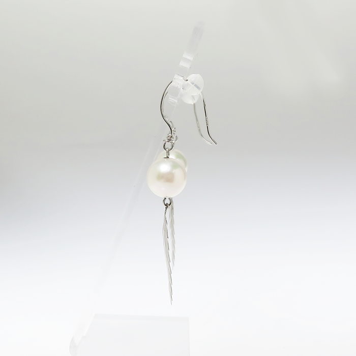 ★★最終特価品 ☆未使用・展示品☆ 羽ぶら下がり アメリカンフック アコヤ真珠 8.0mm ピアス K18WGホワイトゴールド 18金 2.4g レディース
【中古】【真子質店】




【KK】