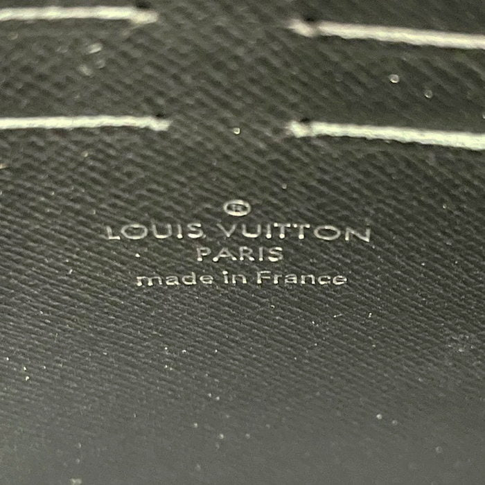 ★★最終特価品【LOUIS VUITTON/ルイ・ヴィトン】 ヴォワヤージュ タイガ M30547 クラッチバッグ 黒 ユニセックス【中古】【真子質店】【GD】




【Maxx】