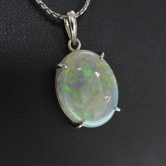 オパール（推定8~10ct） ペンダントトップ Ptプラチナ 2.8g