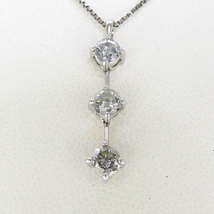 トリロジー ダイヤモンド 計0.50ct ネックレス Pt850プラチナ/Pt900