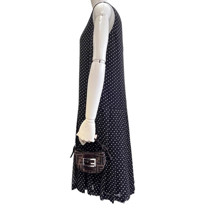 【FENDI/フェンディ】 ミニクロワッサン ズッカ ポーチ ミニバッグ ハンドバッグ レザー/キャンバス ブラウン系 レディース【中古】【真子質店】【GD】




【YMox】