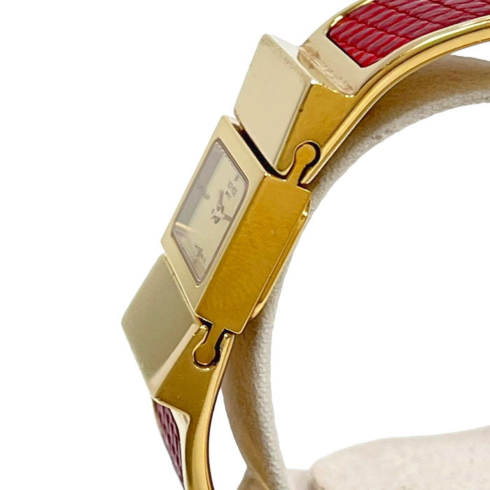 【HERMES/エルメス】 L01.201 ロケ  腕時計 GP/リザード クオーツ 赤 ゴールド文字盤 レディース
【中古】【真子質店】【NN】




【TMiY】