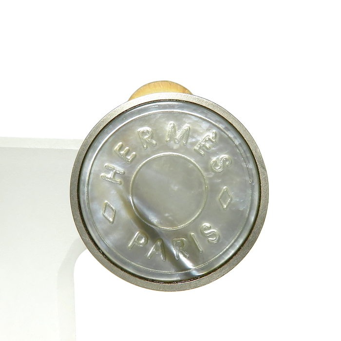 ★★最終特価品【HERMES/エルメス】 ブラックシェル イヤリング セリエ 真鍮 12.2g レディース
【中古】【真子質店】【BL】




【Ixx】