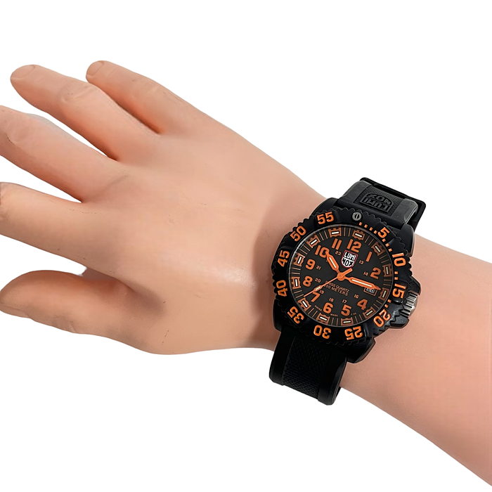 【LUMINOX/ルミノックス】 カラーマークシリーズ 腕時計 ステンレススチール/ラバー/カーボン クオーツ 黒/オレンジ メンズ
【中古】【真子質店】【NN】




【IxD】