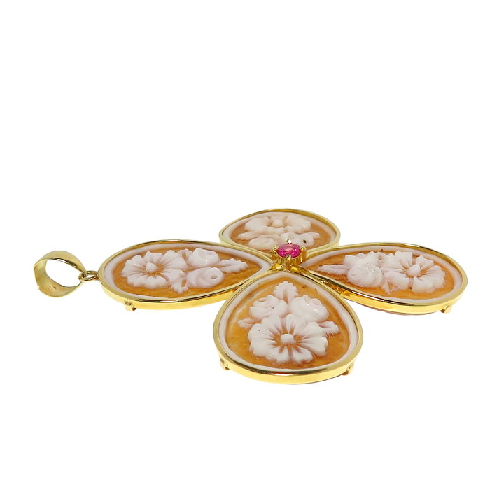 最終特価品 シェルカメオ クローバーモチーフ シェル ルビー 0.11ct 
