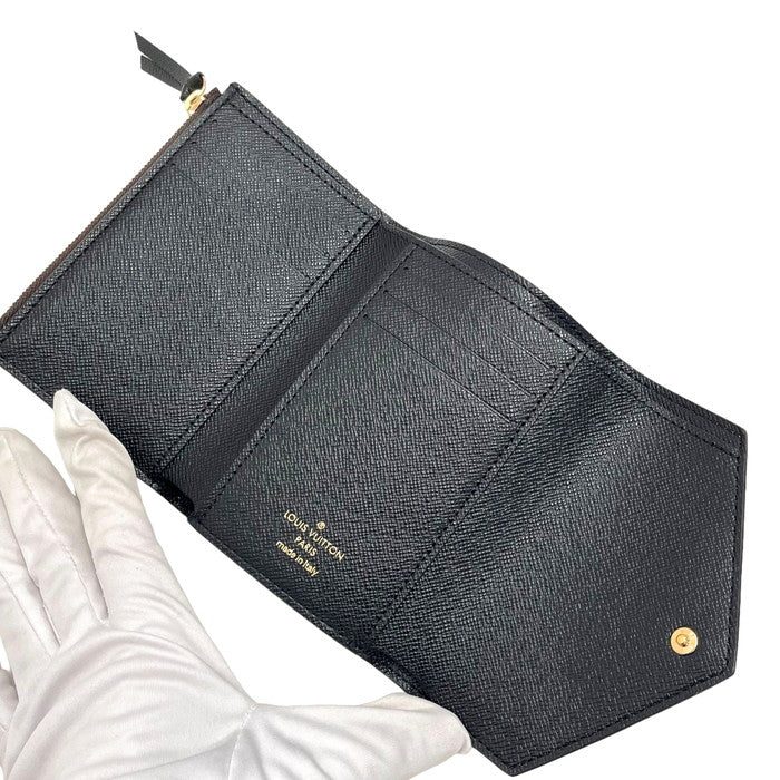 【LOUIS VUITTON/ルイ・ヴィトン】 ポルトフォイユ・ヴィクトリーヌ モノグラム M81557 NFCタグ 三つ折り財布 ユニセックス【中古】【真子質店】【BL】




【YMox】